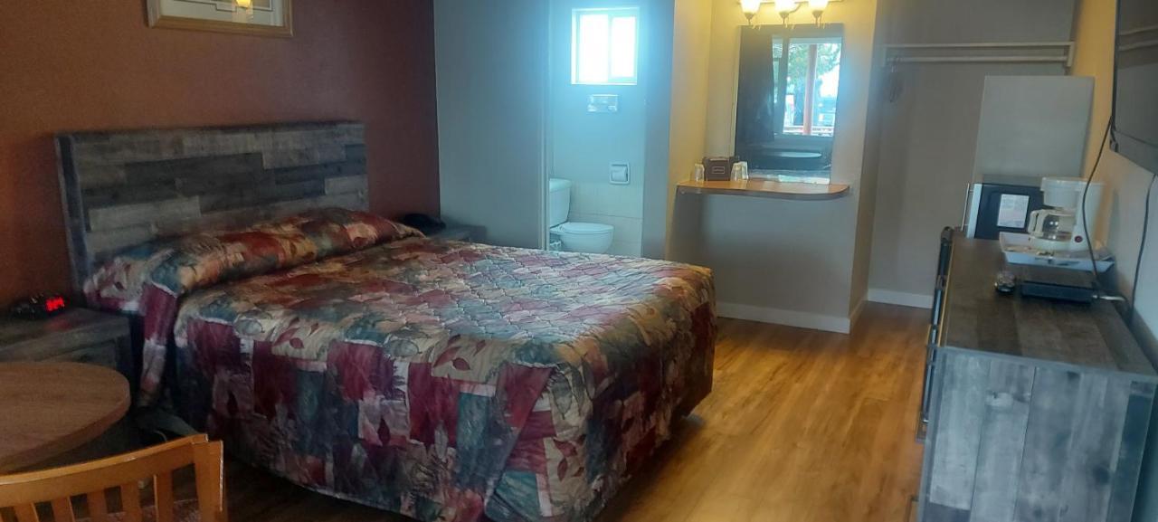 קראנברוק Lazy Bear Lodge מראה חיצוני תמונה